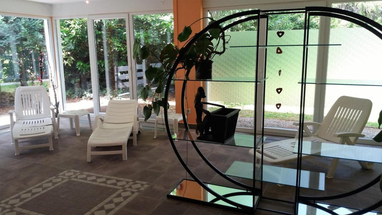 Land-Gut-Hotel Zum Alten Forsthaus - Aufladestation Fuer Elektroautos ヒュルトゲンヴァルト エクステリア 写真