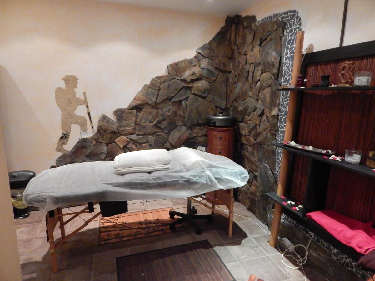 Land-Gut-Hotel Zum Alten Forsthaus - Aufladestation Fuer Elektroautos ヒュルトゲンヴァルト エクステリア 写真