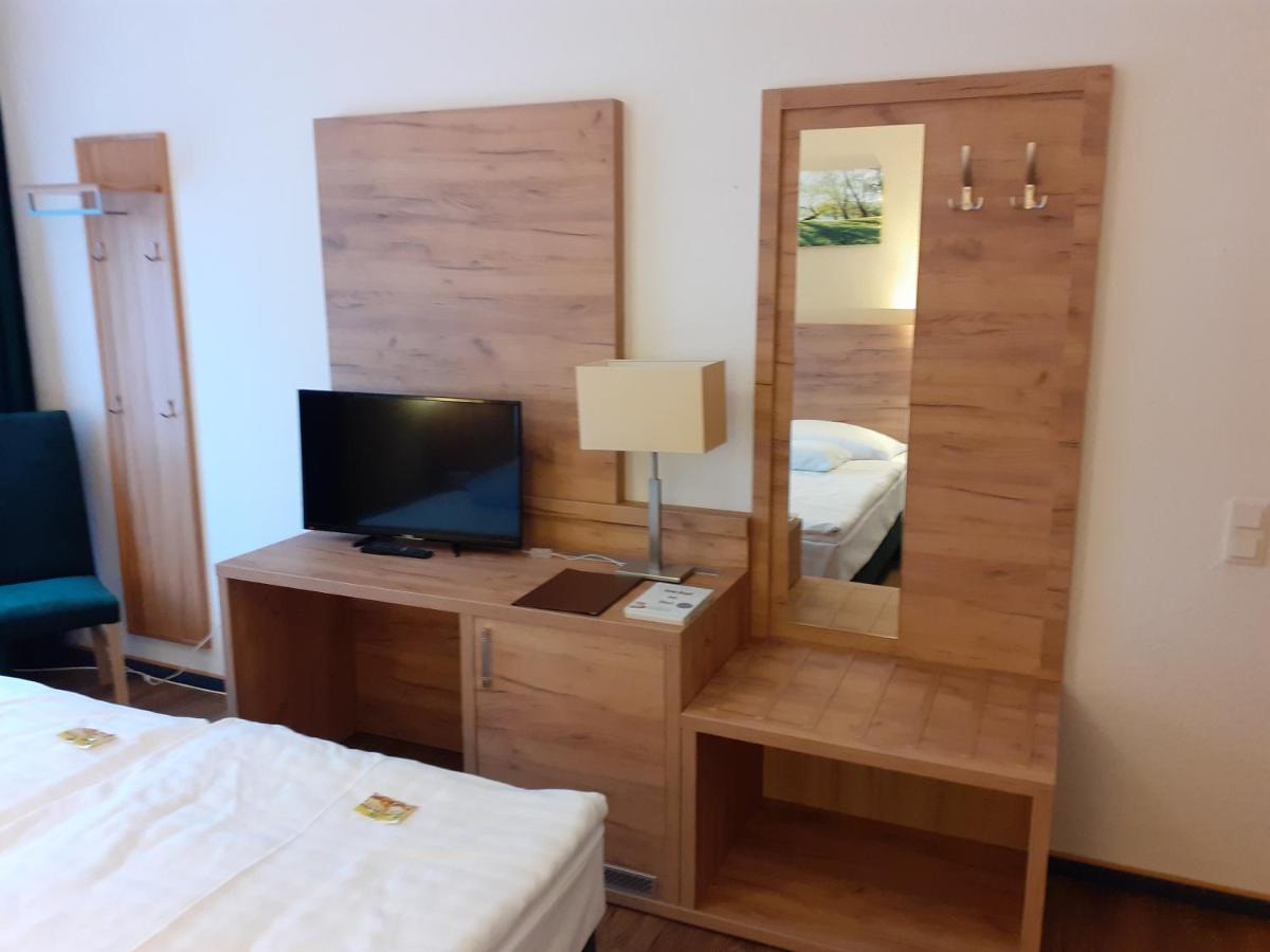 Land-Gut-Hotel Zum Alten Forsthaus - Aufladestation Fuer Elektroautos ヒュルトゲンヴァルト エクステリア 写真