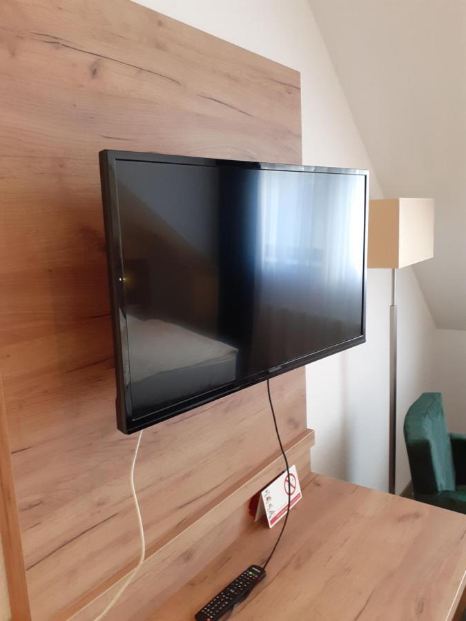 Land-Gut-Hotel Zum Alten Forsthaus - Aufladestation Fuer Elektroautos ヒュルトゲンヴァルト エクステリア 写真