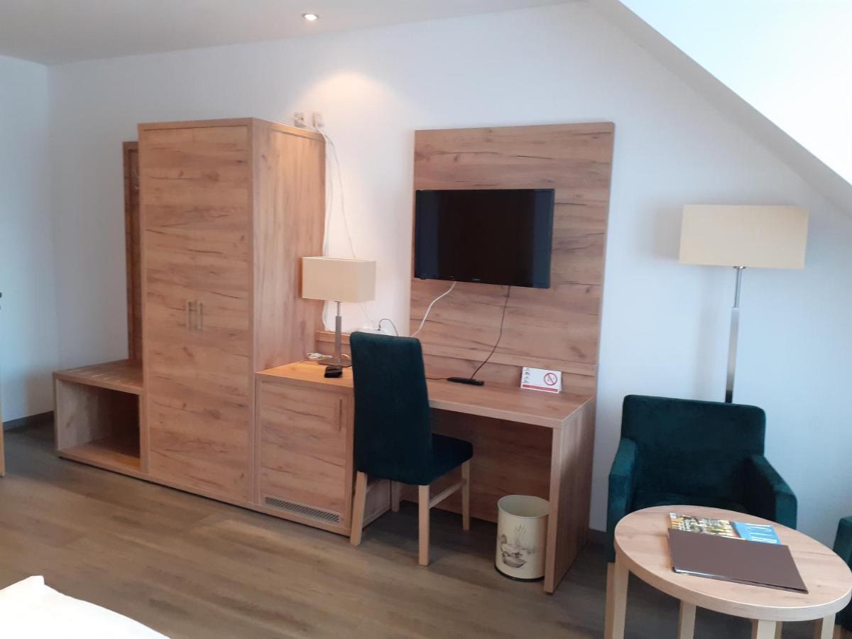 Land-Gut-Hotel Zum Alten Forsthaus - Aufladestation Fuer Elektroautos ヒュルトゲンヴァルト エクステリア 写真