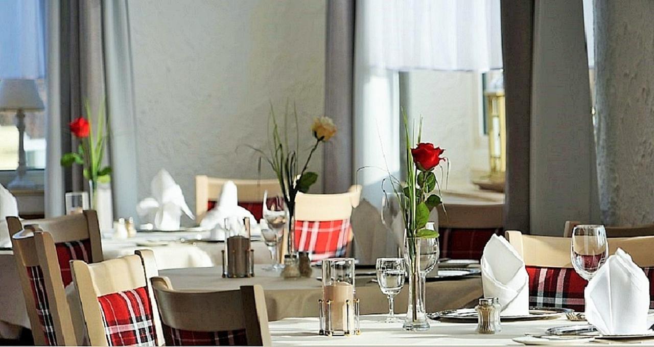 Land-Gut-Hotel Zum Alten Forsthaus - Aufladestation Fuer Elektroautos ヒュルトゲンヴァルト エクステリア 写真