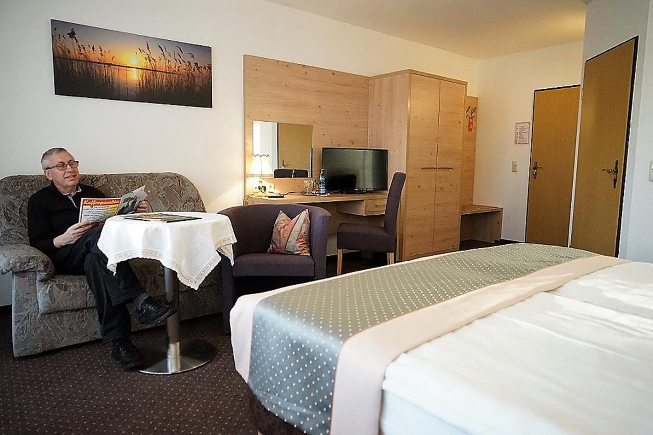Land-Gut-Hotel Zum Alten Forsthaus - Aufladestation Fuer Elektroautos ヒュルトゲンヴァルト エクステリア 写真