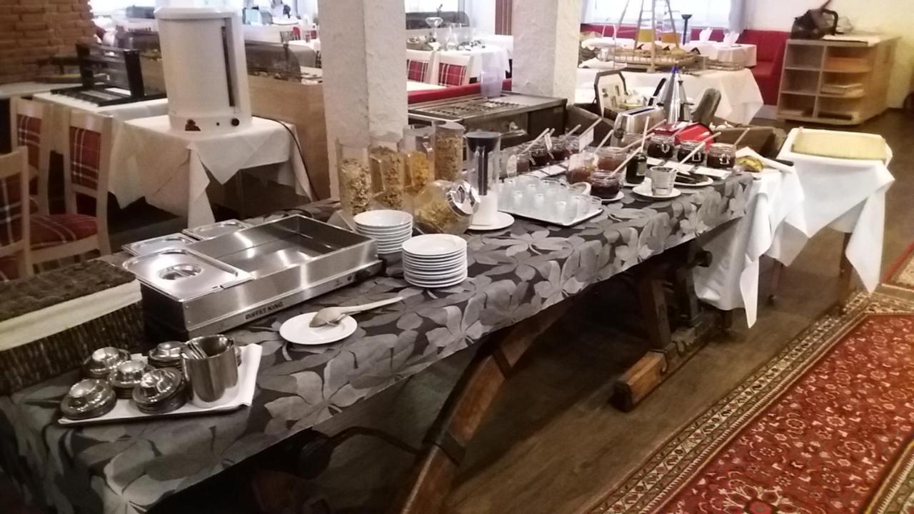 Land-Gut-Hotel Zum Alten Forsthaus - Aufladestation Fuer Elektroautos ヒュルトゲンヴァルト エクステリア 写真